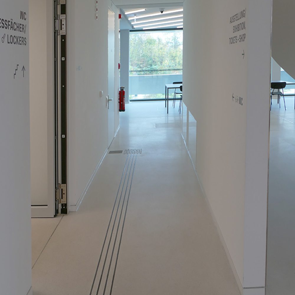 Flur im Foyer, Weg zur Anlieferung und den Schließfächern im Museum Minsk in Potsdam